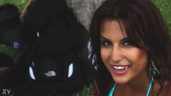 Pizza Babe booty the Scenes
