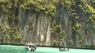 Asian teenie Snorkeling
